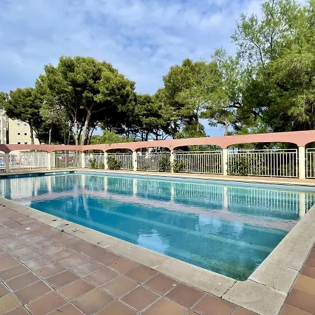 Apartment Salles 20